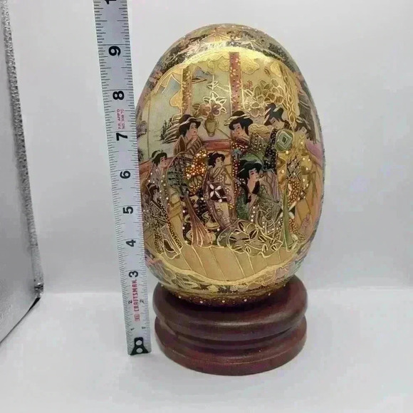 Beautiful Large Porcelain Satsuma Stamped Egg, Wooden stand Geisha Gilt Paint - Picture 11 of 13